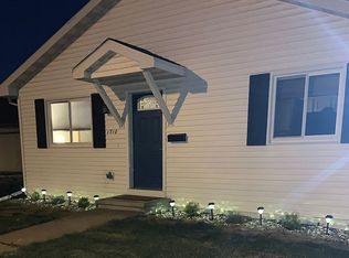 1710 Cedar St, Oshkosh, WI 54901