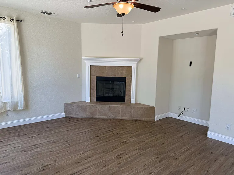1760 Anastasia Dr — Photo 7