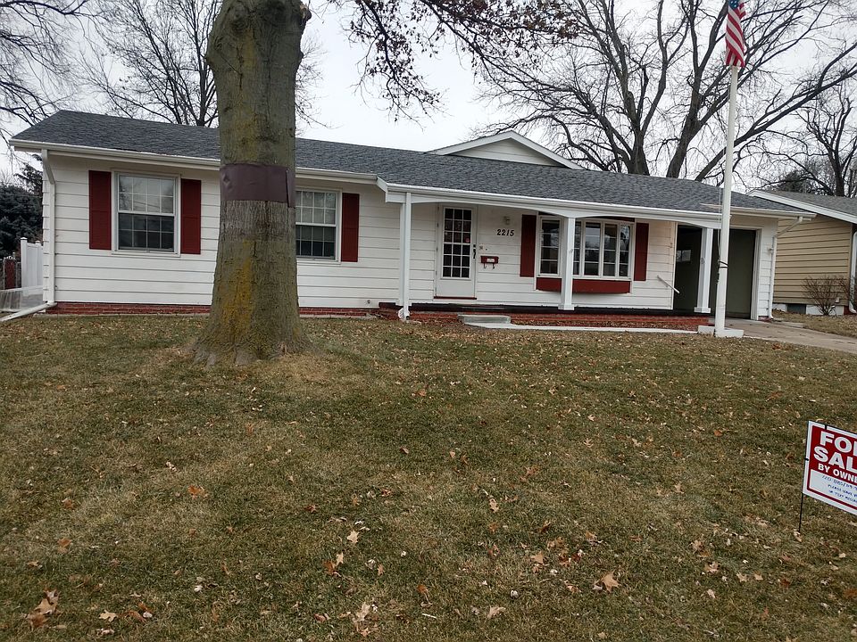 2nd image of 2215 E 9th St