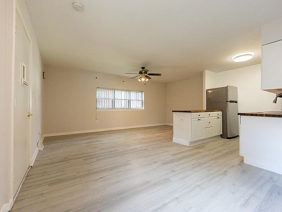 4th image of 924 Lawnton Ter APT A