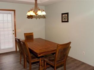 906 Rosewood Dr, Cameron, MO 64429