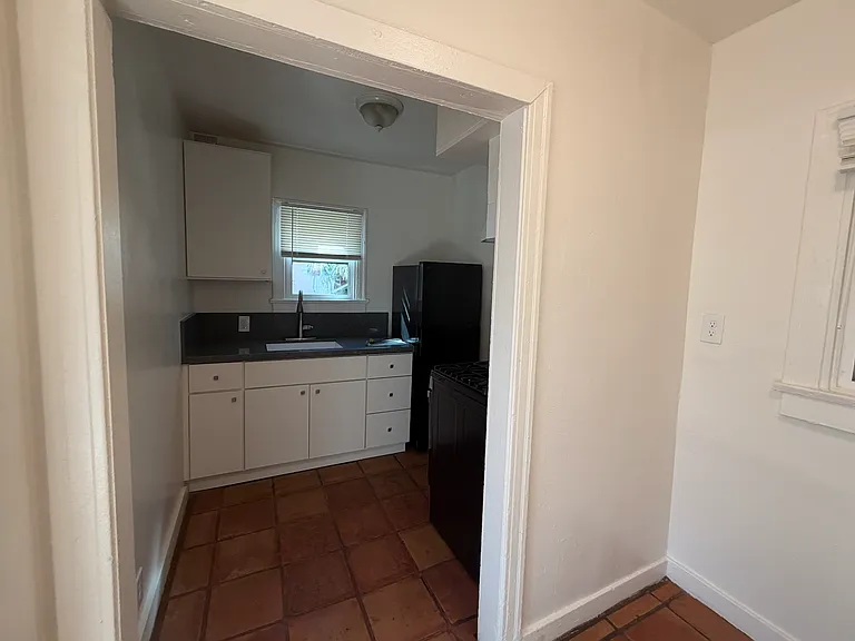 407 Loma Dr #407 — Photo 8