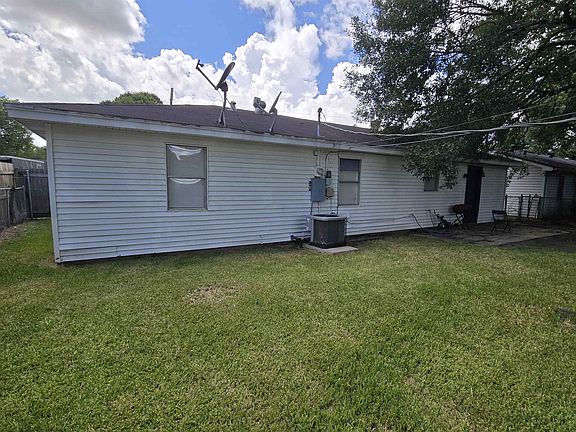 4th image of 535 Smelker St