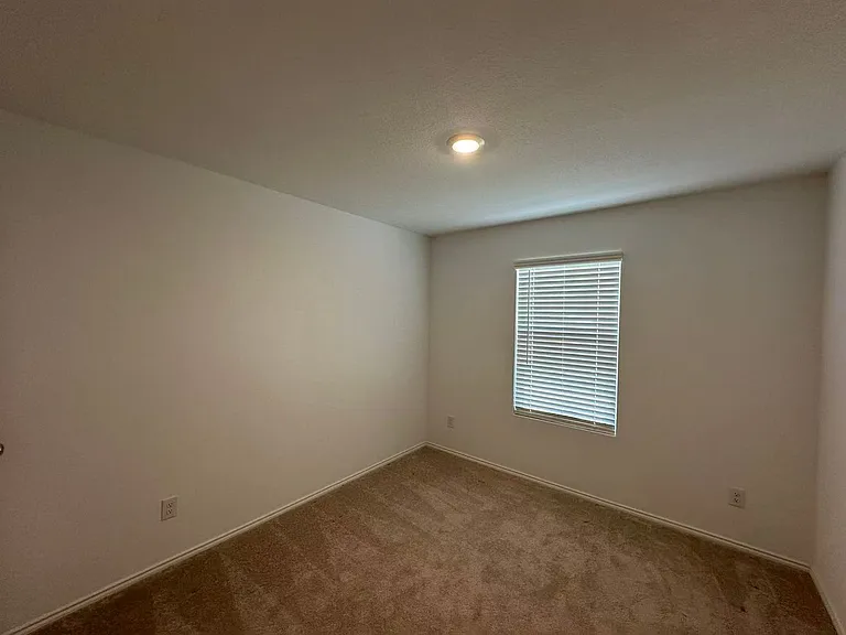 1132 Dashwood Dr — Photo 16