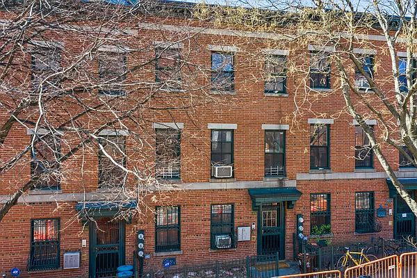 1st image of 416 Cumberland St