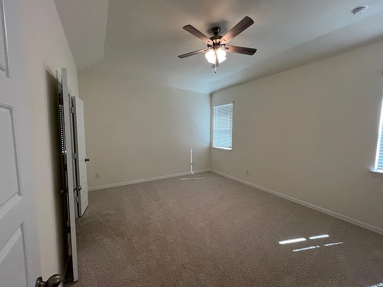 3409 Riverlawn Dr — Photo 7