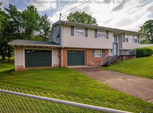 106 Holley Dr, Nitro, WV 25143