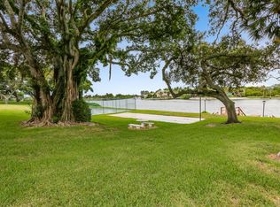 386 Golfview Rd APT D, North Palm Beach, FL 33408