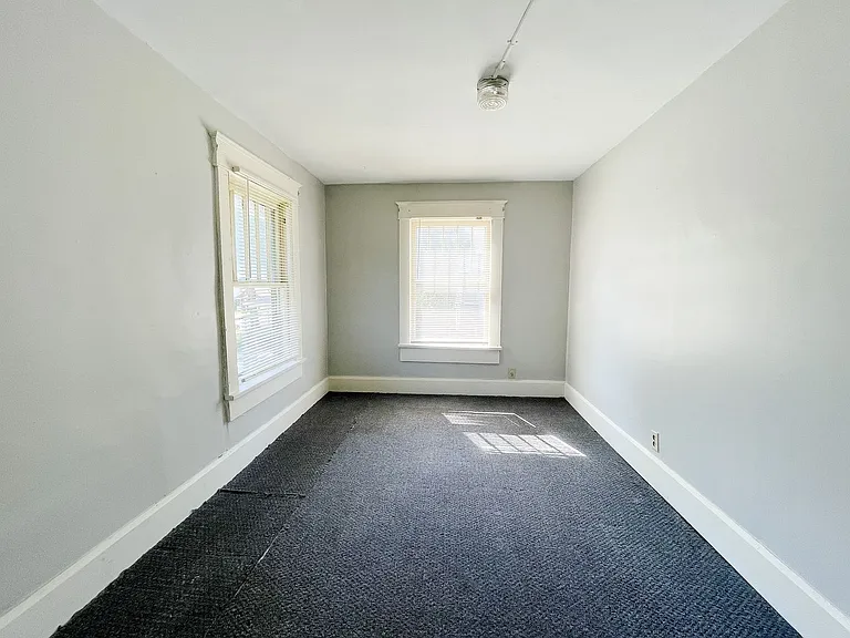 218 S Martin Ave — Photo 3