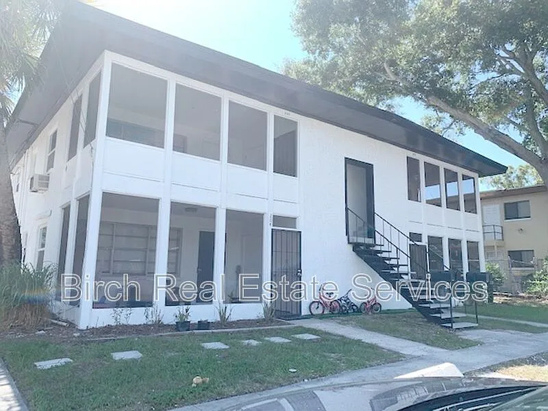 200 Waverly Way #206