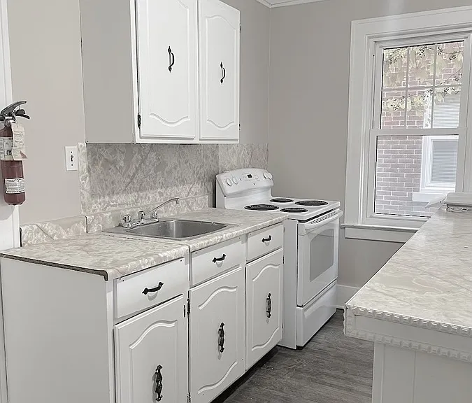 476 Giles Blvd W #B — Photo 7