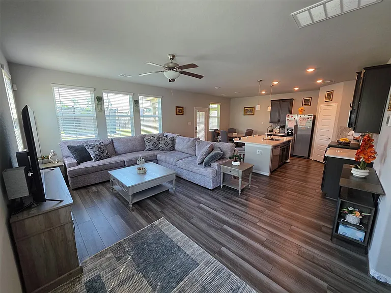 7010 Silverleaf Oak St — Photo 26