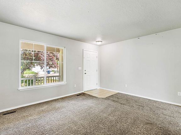 3rd image of 3801 E Wicklow Ave