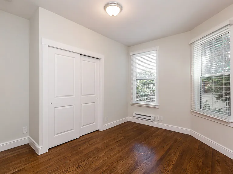 2737 Sutter — Photo 8