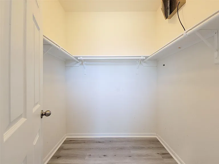 14202 Persimmon Woods Dr — Photo 13