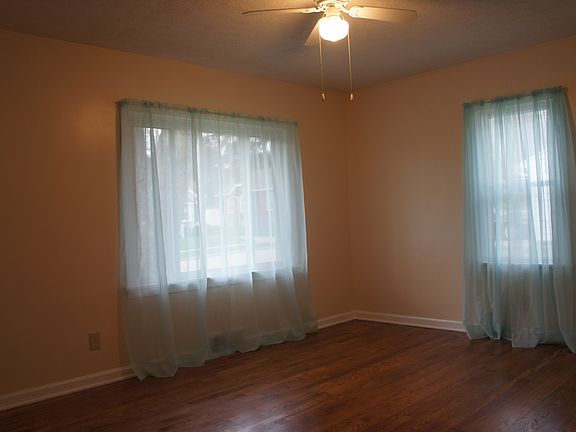 3rd image of 2242 Ardendale Ave