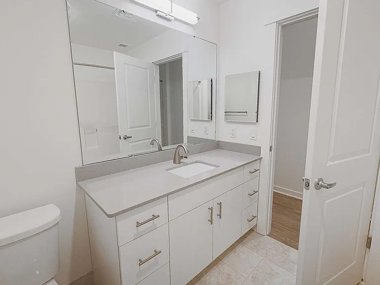 501 S Capitol Ave — Photo 40
