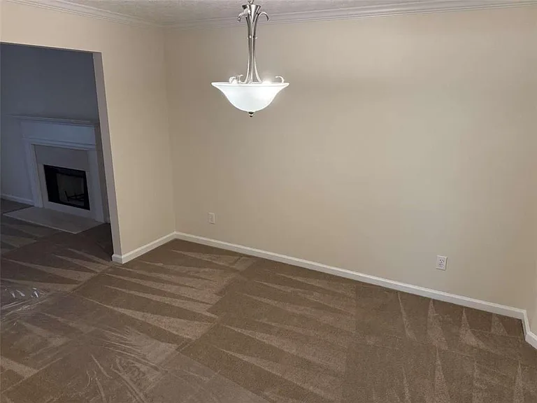 228 Solomon Dr — Photo 4