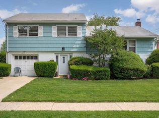 519 Russell St, Baldwin, NY 11510