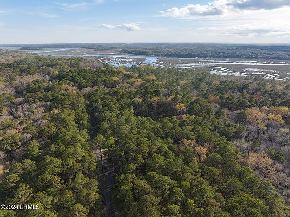 4th image of 74 Barnaby Bluff