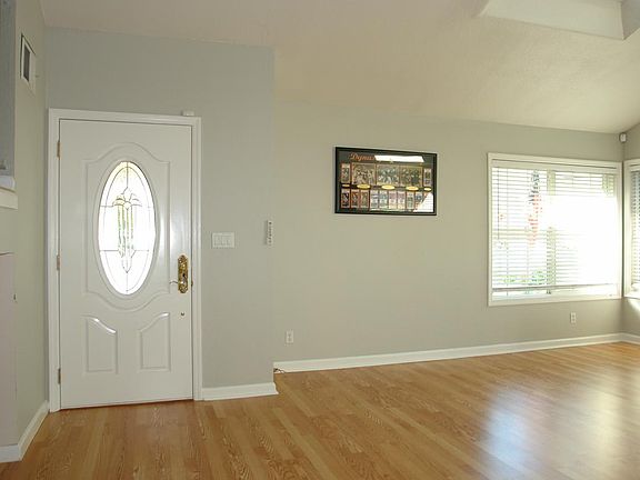 5th image of 429 Gwinn Ct