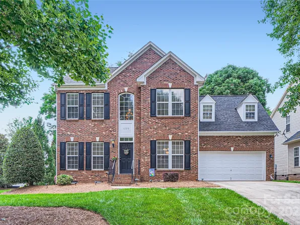 1220 Elrond Dr NW, Charlotte, NC 28269