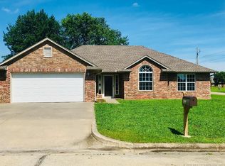 922 S Meyers Ave, Cushing, OK 74023