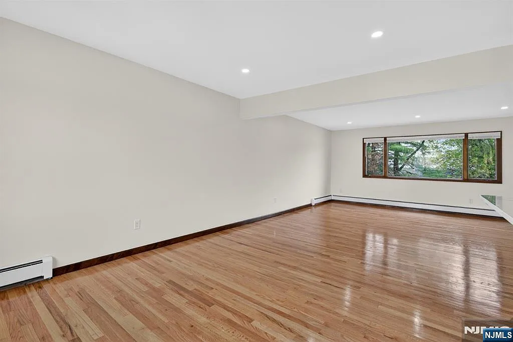 3 bed, 2.0 bath, $3,400 — Photo 3