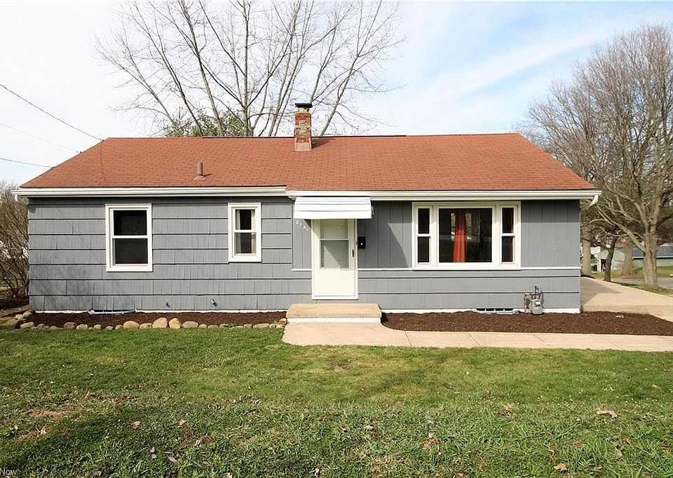 1st image of 2741 Paxton Ave