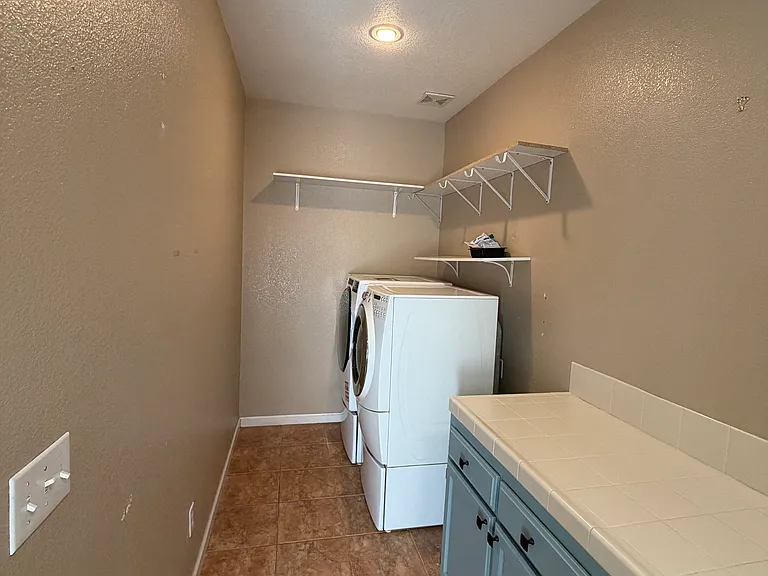 1237 San Benito Dr — Photo 10