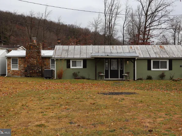 9 Bart St, Milroy, PA 17063