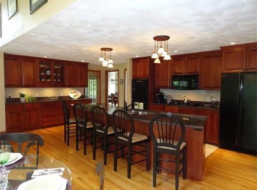 3rd image of 6 Snow Hill Ln