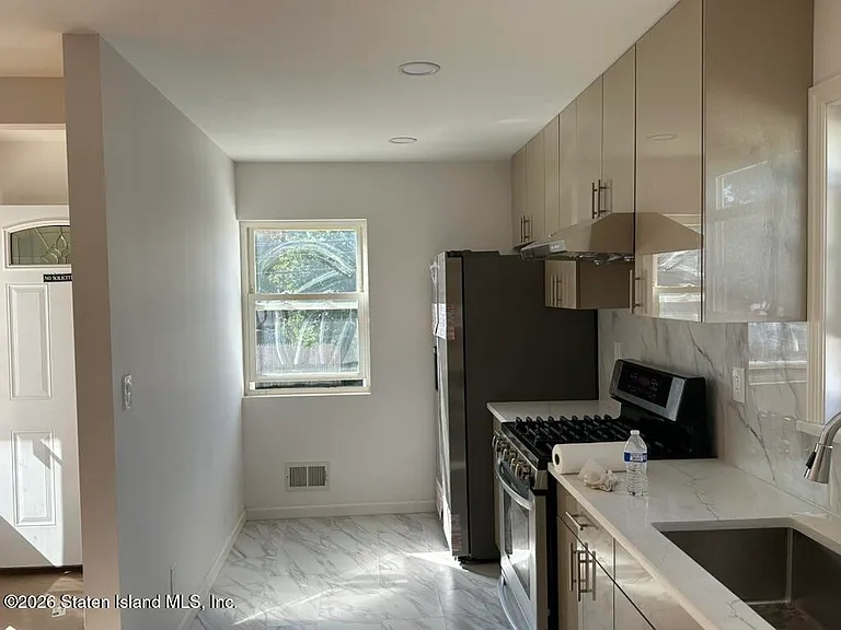 221 Midland Ave — Photo 5