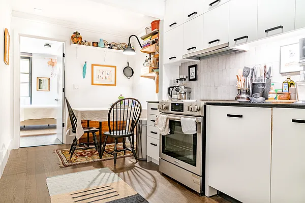 Rented by Charney Real Estate LLC | media 12