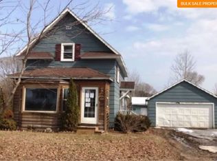 1008 Fischer St, Gresham, WI 54128