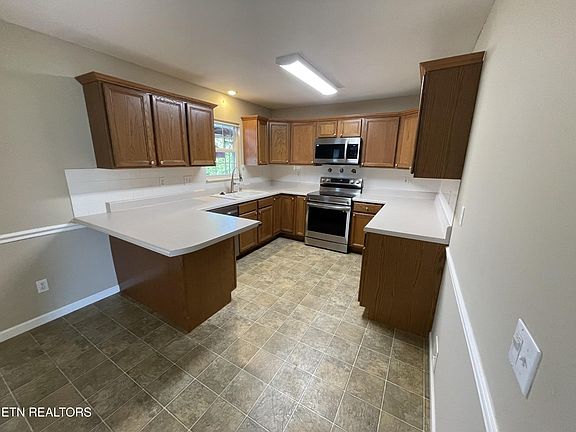 4th image of 125 Hartland Dr