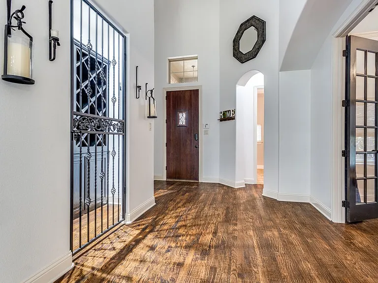 1436 Foster St — Photo 24
