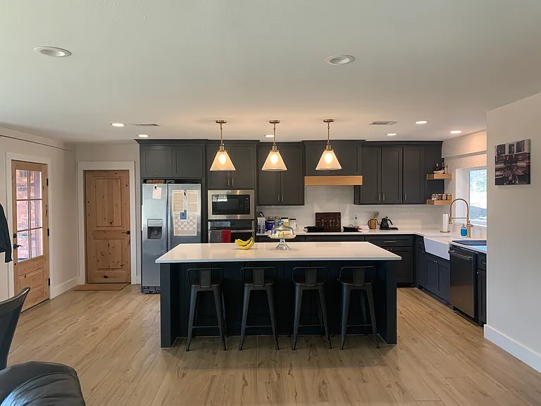 510 Squires Ln — Photo 1
