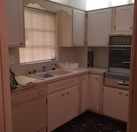 4th image of 3333 NE 36th St APT 5