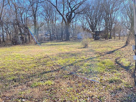 2nd image of 323 Shady Ln