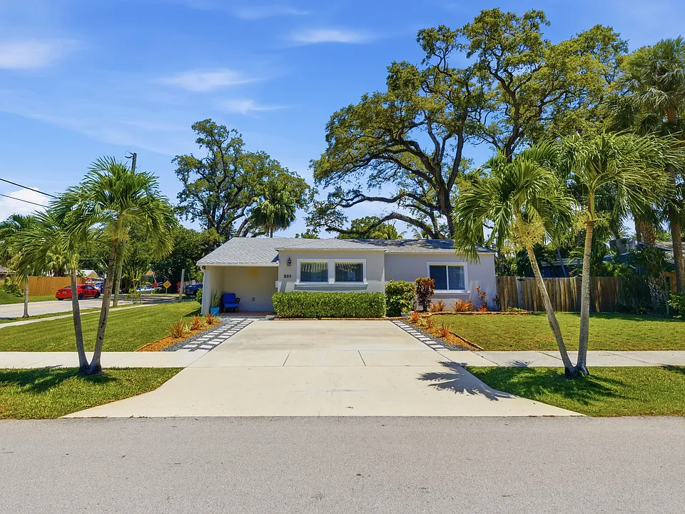 937 SW 17th St