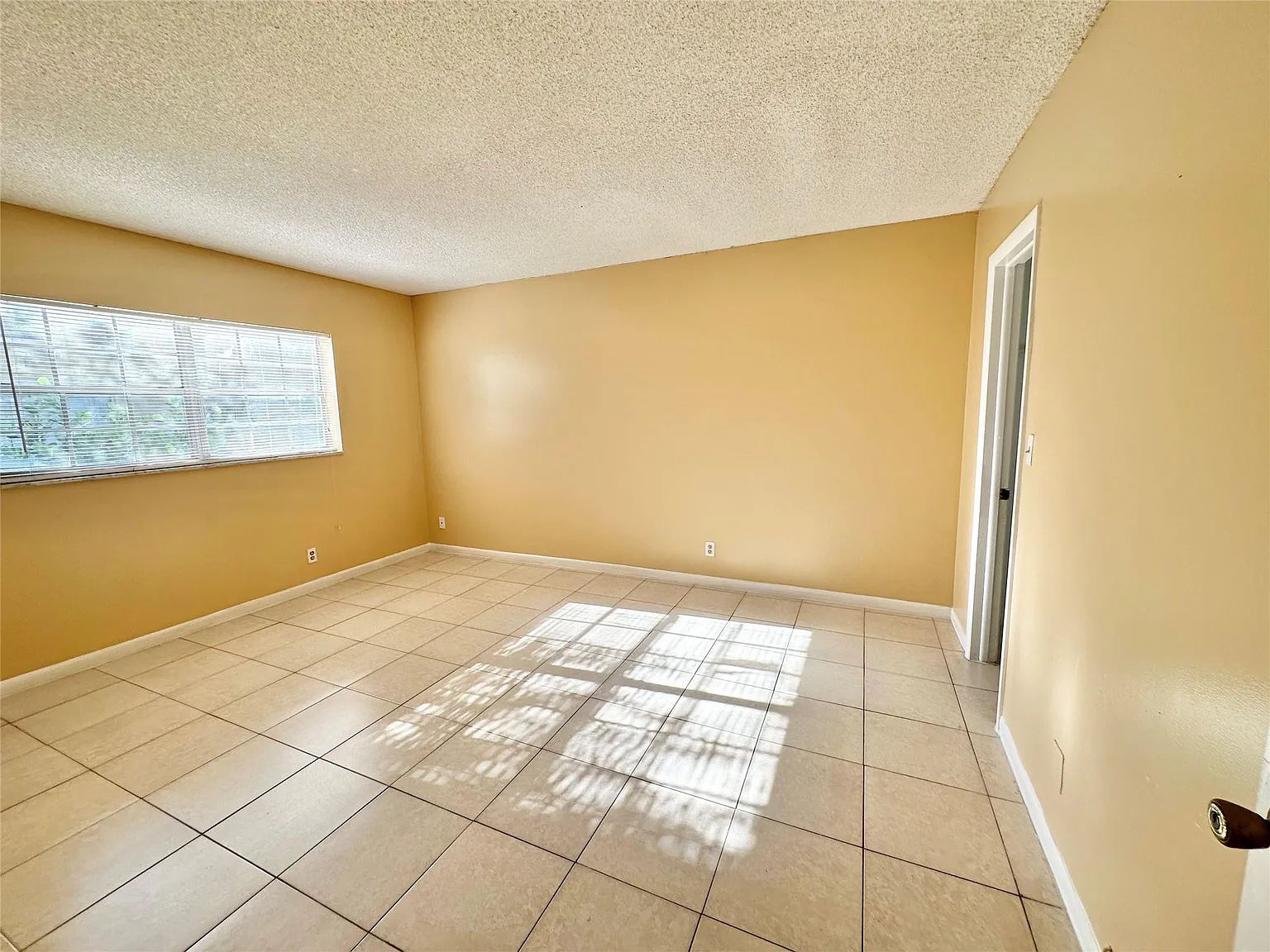 2 bed, 2.0 bath, 1260 sqft, $1,950 — Photo 1