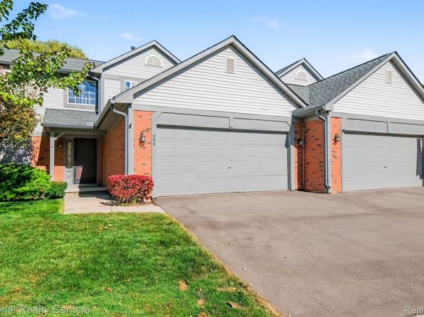 555 Winwood Ct