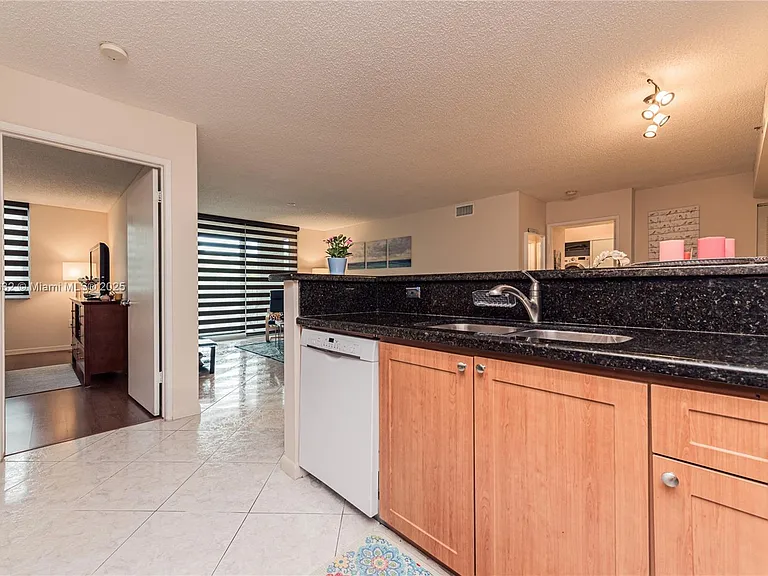 19801 E Country Club Dr #4303 — Photo 13