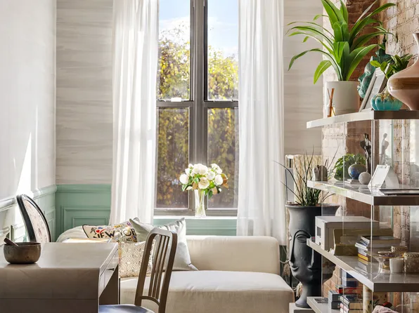 172 Schaefer Street image 3 of 23