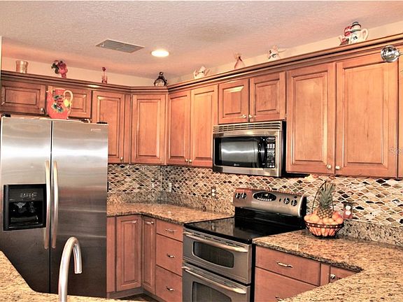 4th image of 2522 White Sand Ln
