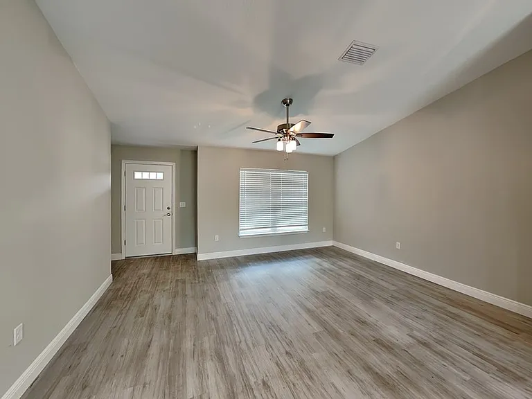 7867 N Manville Rd — Photo 5