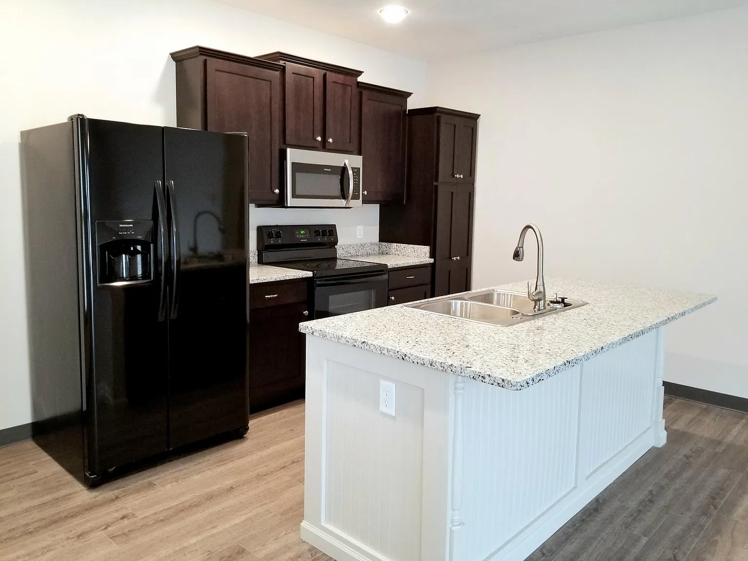 4 bed, 1700 sqft, $2,300 — Photo 3
