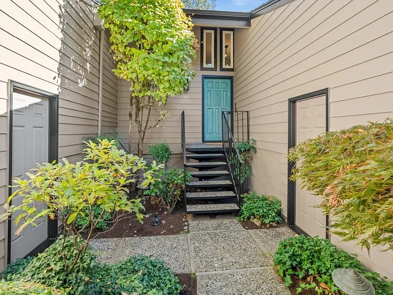4470 Lakeview Blvd — Photo 3