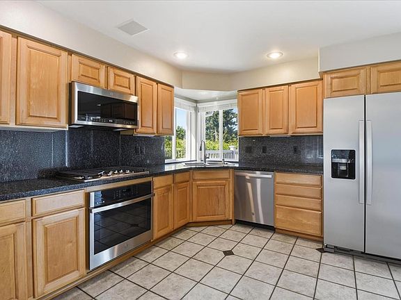 4th image of 7622 80th Ave NE